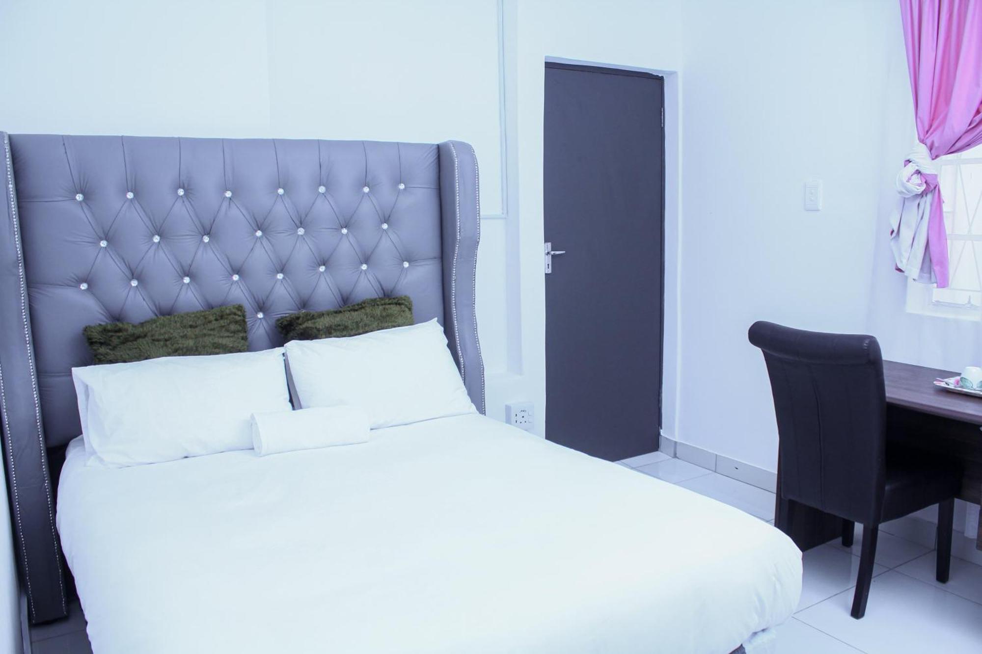 4 Callington Guest House Порт-Элизабет Экстерьер фото