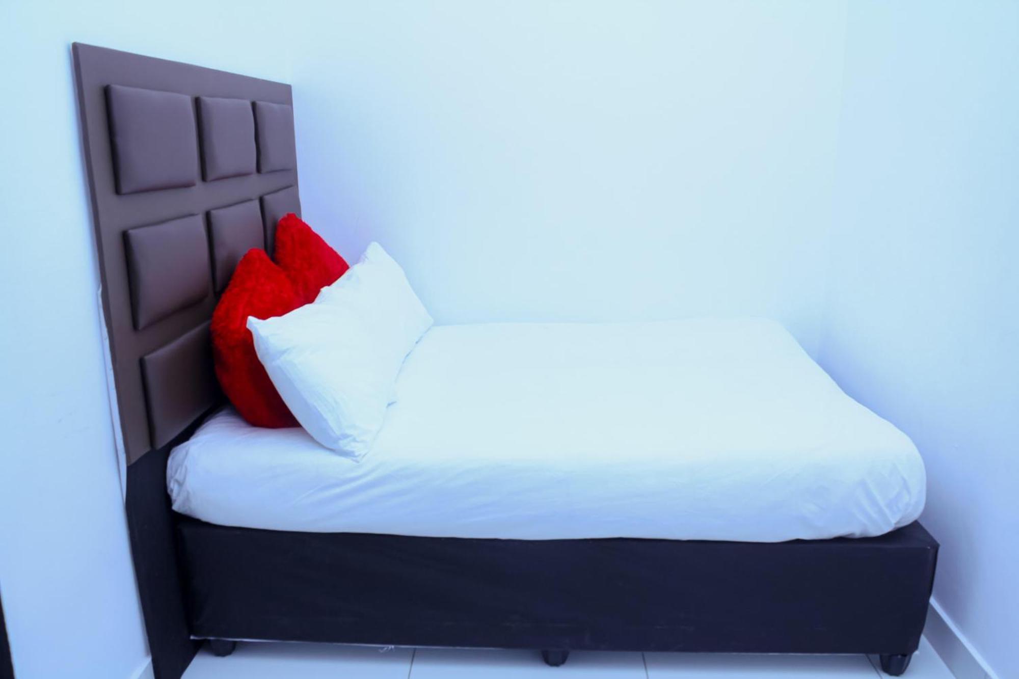 4 Callington Guest House Порт-Элизабет Экстерьер фото